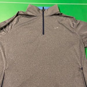 Men’s vineyard Vines performance pullover.